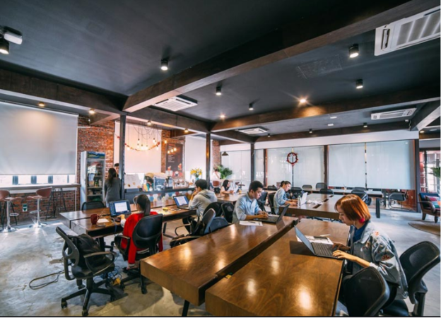 Dân freelancer chọn co-working space thay vì quán cà phê - Ảnh 1.