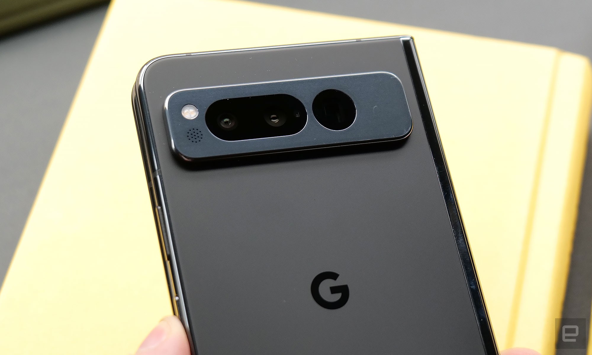 Ra mắt Pixel Fold: Smartphone gập đầu tiên của Google nhưng có một thứ còn không bằng Galaxy Fold đời đầu - Ảnh 5.