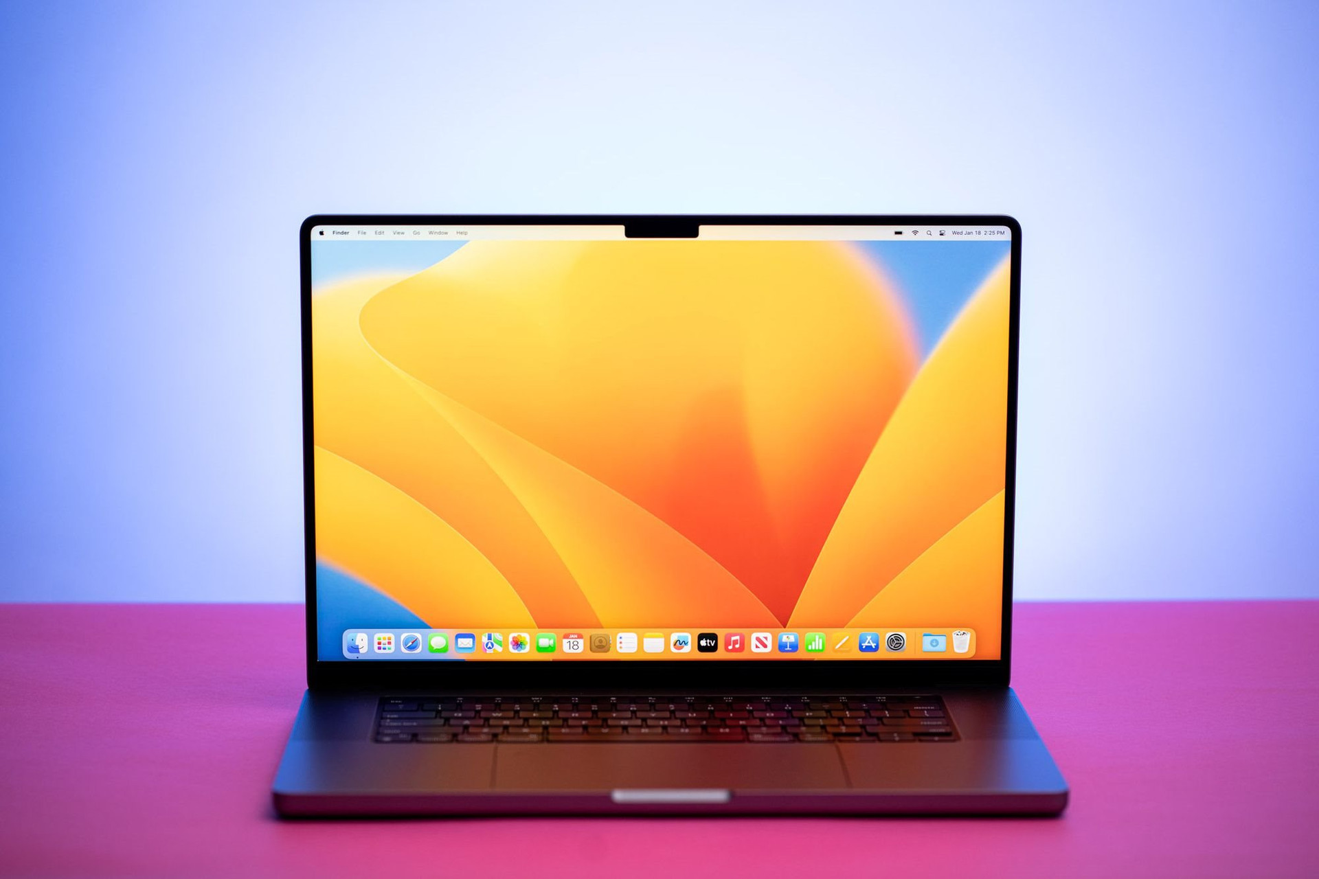 MacBook Pro mới giảm gần 15 triệu đồng sau 2 tháng lên kệ tại Việt Nam - Ảnh 2.