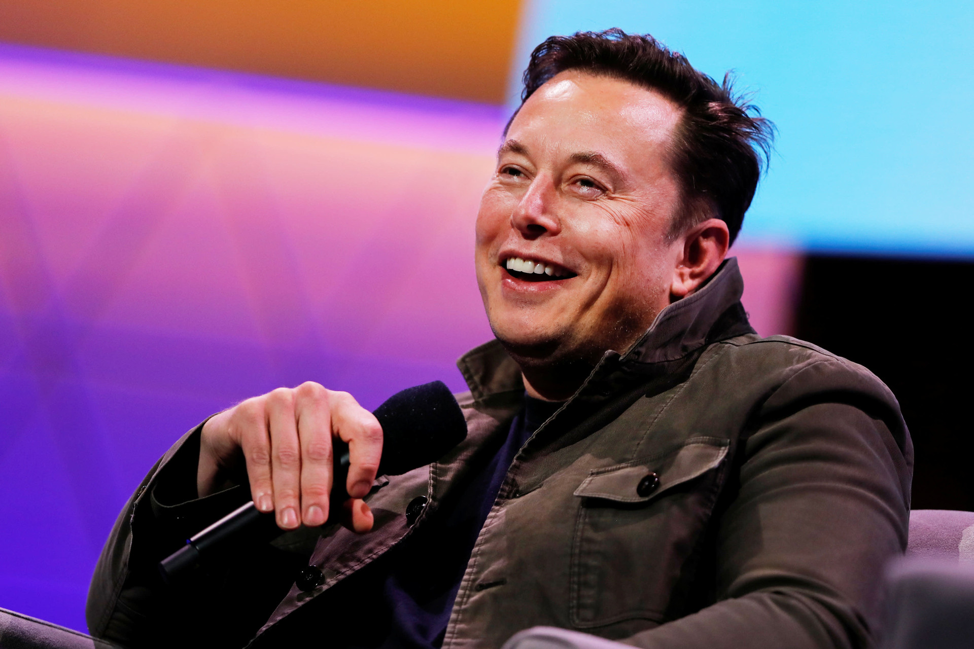Phỏng vấn Elon Musk: Chỉ nghỉ 2-3 ngày mỗi năm, nói gì mình thích cho dù bị mất tiền và quyết định sẽ 'hạ mình' chi tiền quảng cáo xe Tesla - Ảnh 3.