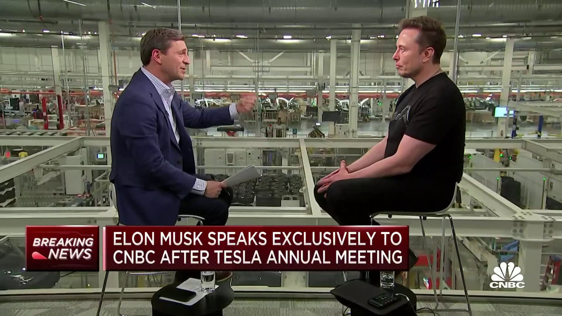 Phỏng vấn Elon Musk: Chỉ nghỉ 2-3 ngày mỗi năm, nói gì mình thích cho dù bị mất tiền và quyết định sẽ 'hạ mình' chi tiền quảng cáo xe Tesla - Ảnh 2.