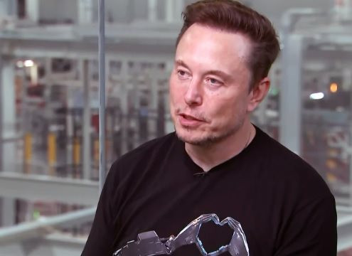 Cú ‘hạ mình’ của Elon Musk mở ra chương mới tại Tesla: Từng 1 mình tung hoành, không cần quảng cáo vẫn bán hết sạch xe, giờ phải ‘thử quảng cáo một chút’ - Ảnh 1.