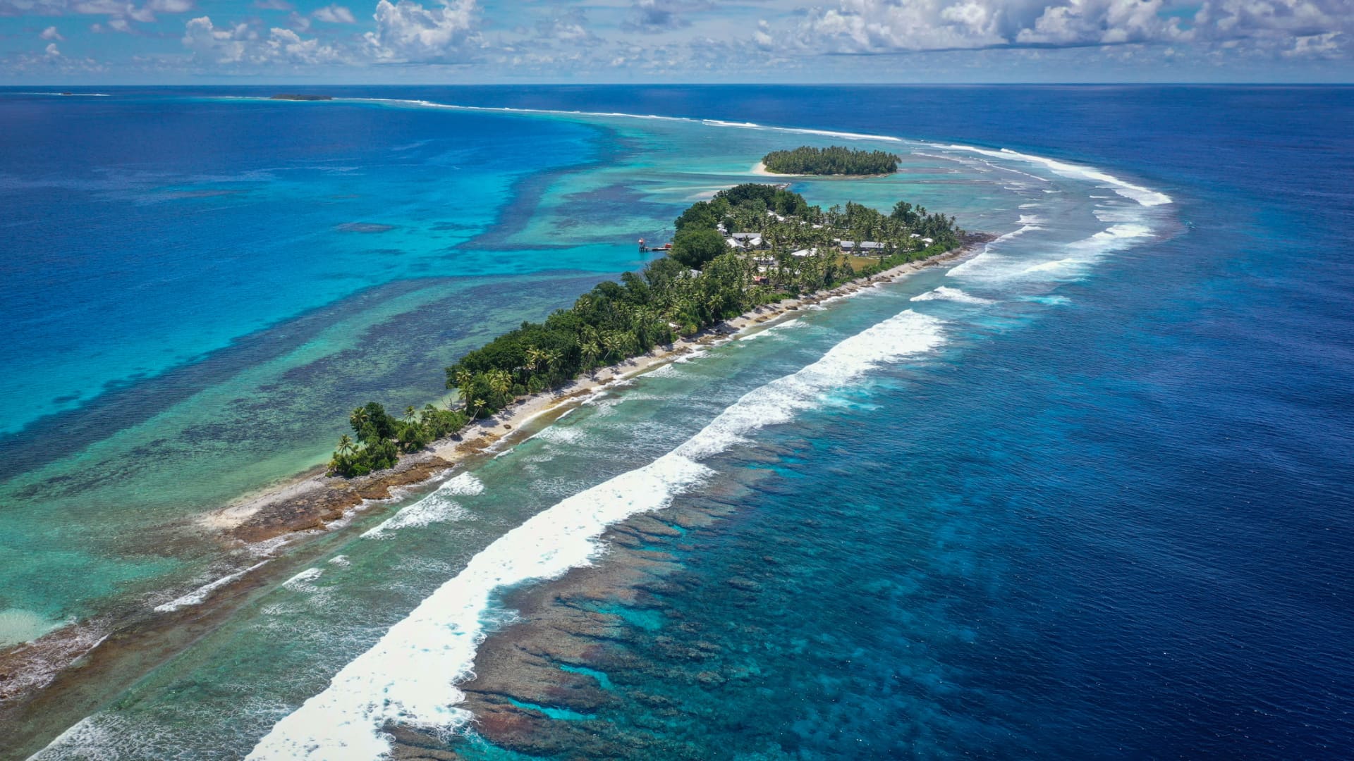 Tuvalu: Quốc đảo được mệnh danh là hẹp nhất thế giới - Ảnh 2.