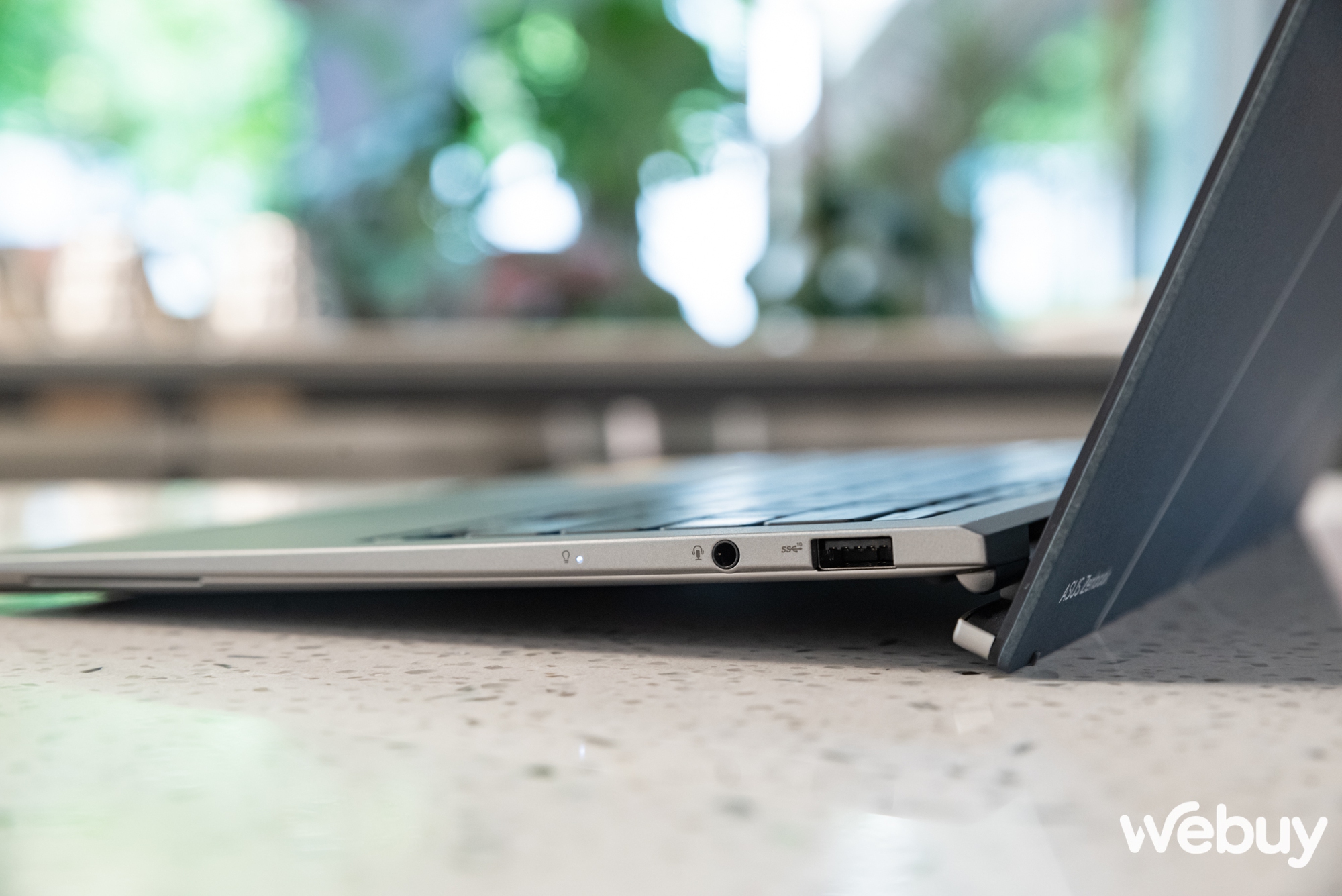Cận cảnh ASUS Zenbook S 13 OLED 2023: Laptop Windows mỏng nhẹ hơn cả Macbook Air, giá từ 40 triệu - Ảnh 14.