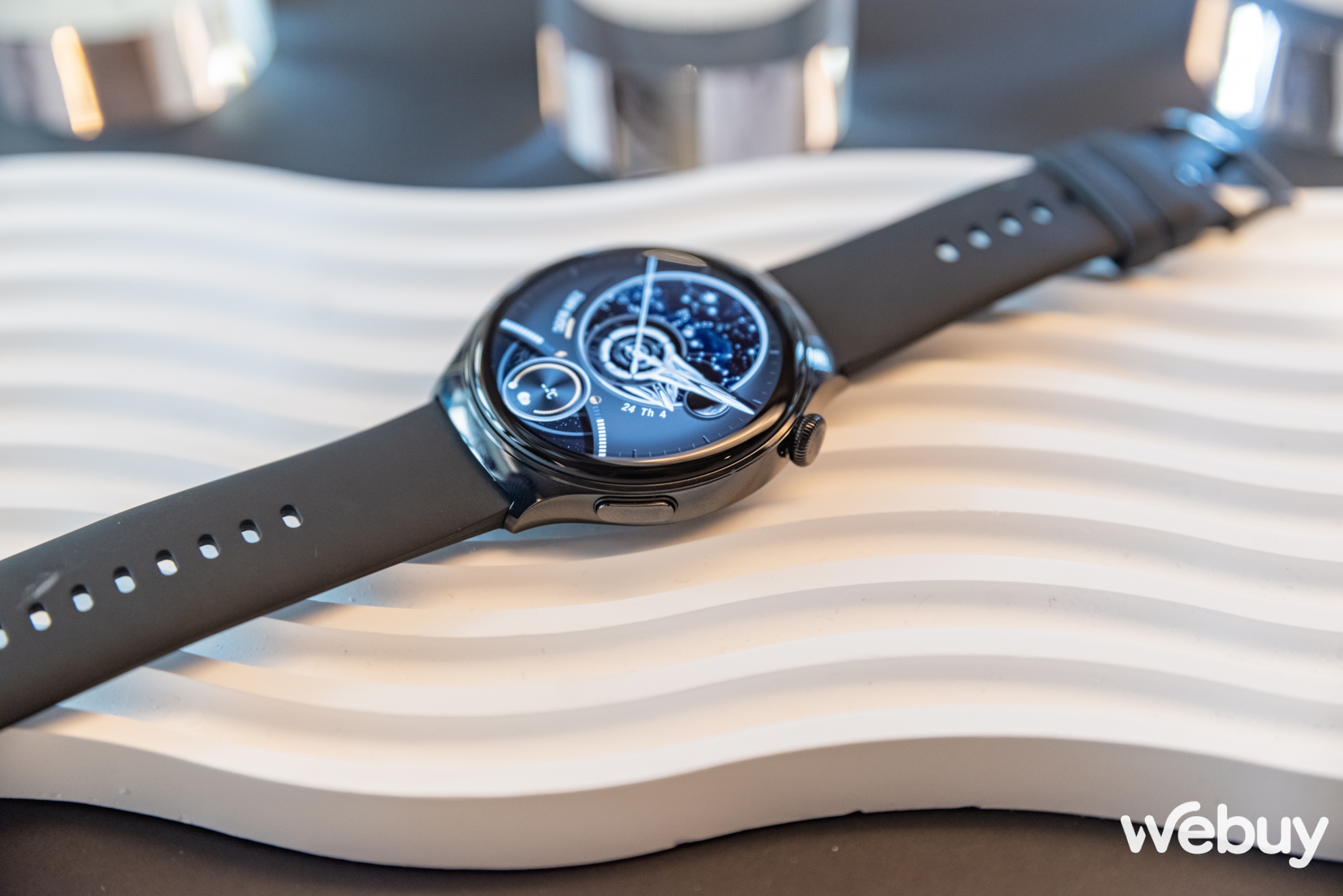 Huawei Watch 4 chính thức ra mắt: Gọn nhẹ hơn, nhiều tính năng theo dõi sức khỏe và tập luyện, tích hợp eSim, giá xấp xỉ 12 triệu đồng - Ảnh 2.