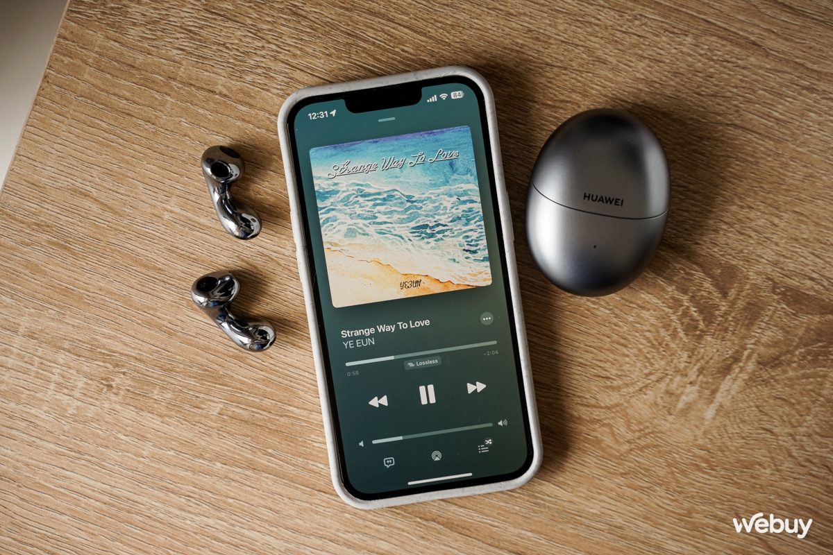 Trên tai Huawei Freebuds 5: Tai nghe chống ồn thiết kế độc lạ, âm thanh Hi-Res, giá 2.99 triệu - Ảnh 6.