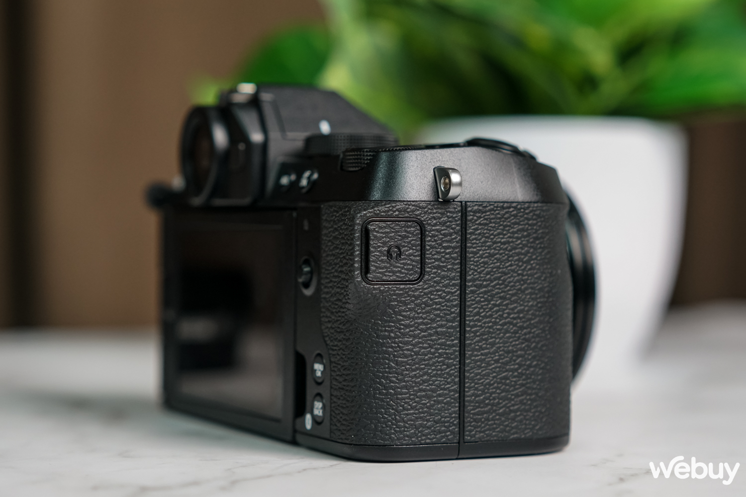 Ra đường chụp ảnh với Fujifilm X-S20: Không còn là dòng máy 'nhập môn' - Ảnh 4.