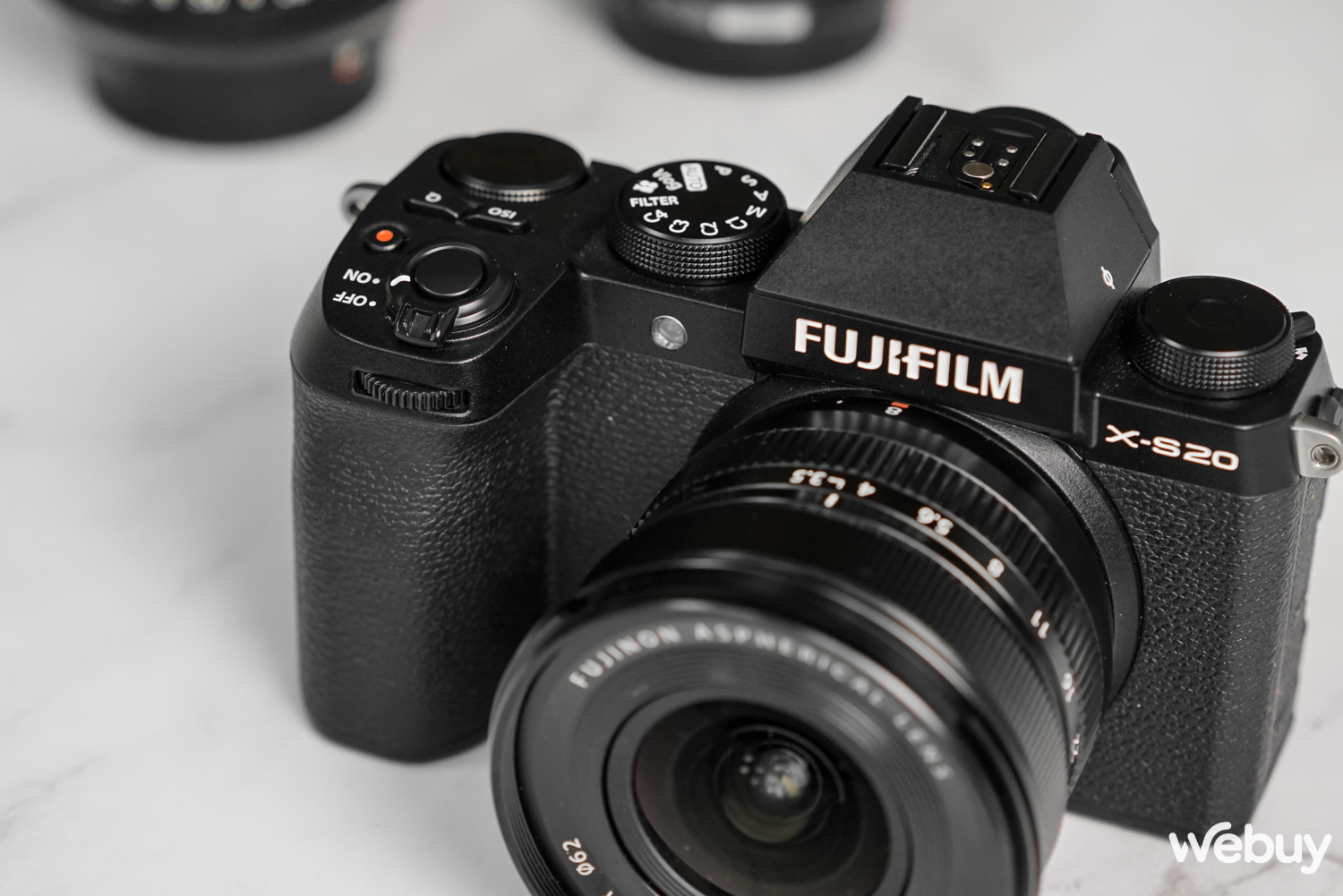 Ra đường chụp ảnh với Fujifilm X-S20: Không còn là dòng máy 'nhập môn' - Ảnh 3.