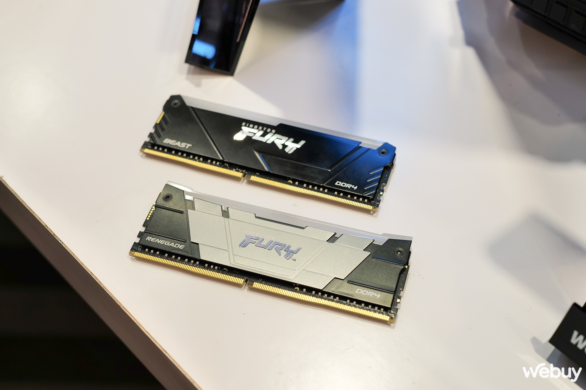 Kingston giới thiệu bộ nhớ DDR5 Non-Binary và SSD gắn ngoài XS1000 - Ảnh 3.
