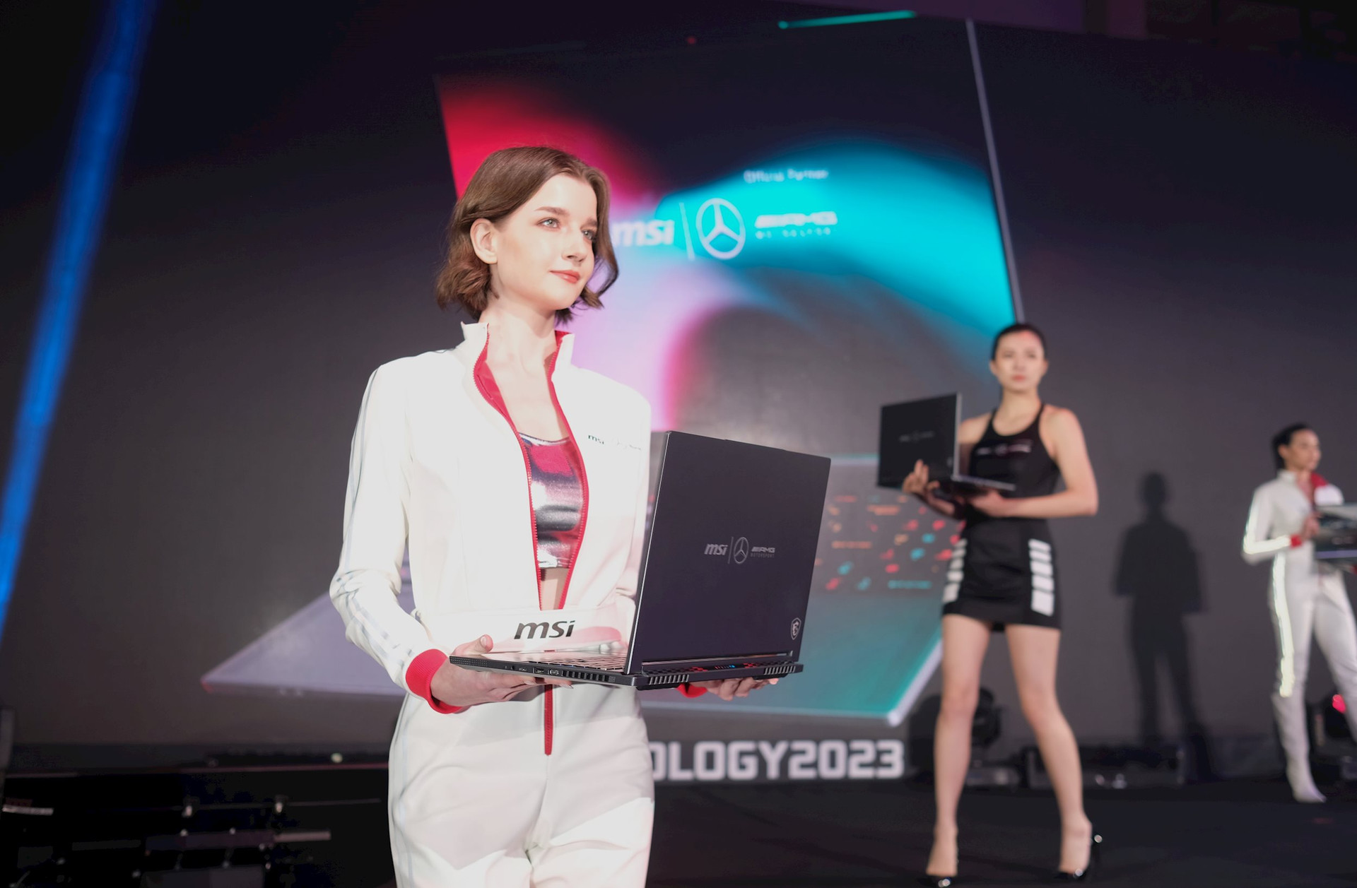 Trải nghiệm laptop của MSI lần đầu hợp tác cùng Mercedes-AMG tại Computex 2023: Xịn và đẹp - Ảnh 8.
