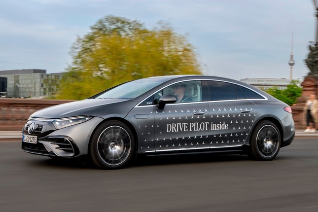 Mercedes-Benz vượt qua Tesla về hệ thống lái xe tự động - Ảnh 3.