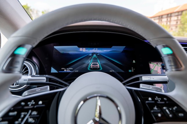 Mercedes-Benz vượt qua Tesla về hệ thống lái xe tự động - Ảnh 2.