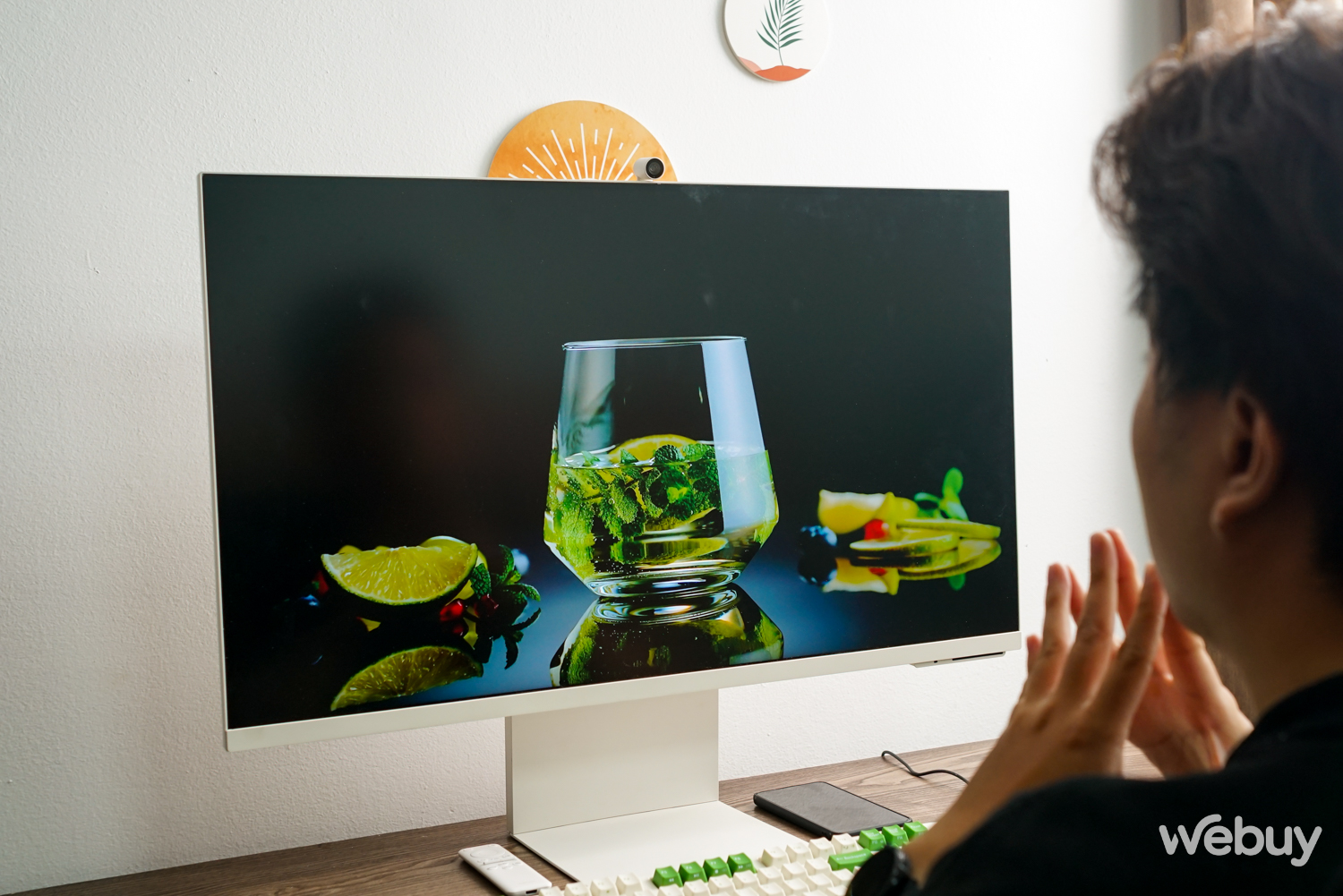 'Trên bàn' màn hình kiêm TV Samsung Smart Monitor M8 2023 - Ảnh 12.