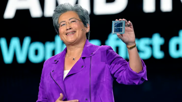 Chứng kiến Nvidia gia nhập 'CLB nghìn tỷ USD' nhờ bán chip AI, AMD ra thiết bị mạnh hơn đối thủ để đối đầu - Ảnh 1.