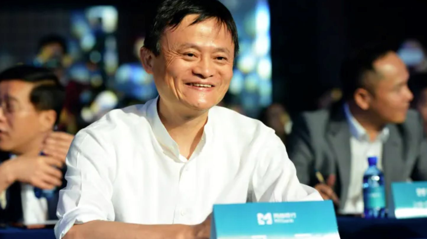 Chủ tịch Alibaba vừa lên tiếng xác nhận: Jack Ma 'còn sống' và 'rất hạnh phúc', 'đang suy tính điều gì đó' - Ảnh 1.