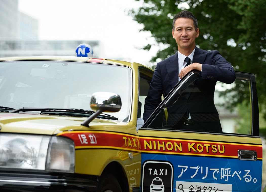 Chuyện kỳ lạ ở Nhật Bản: Công ty taxi 100 năm tuổi đánh bại Uber, gã khổng lồ Mỹ bó tay trước 'hoàng tử taxi' - Ảnh 1.