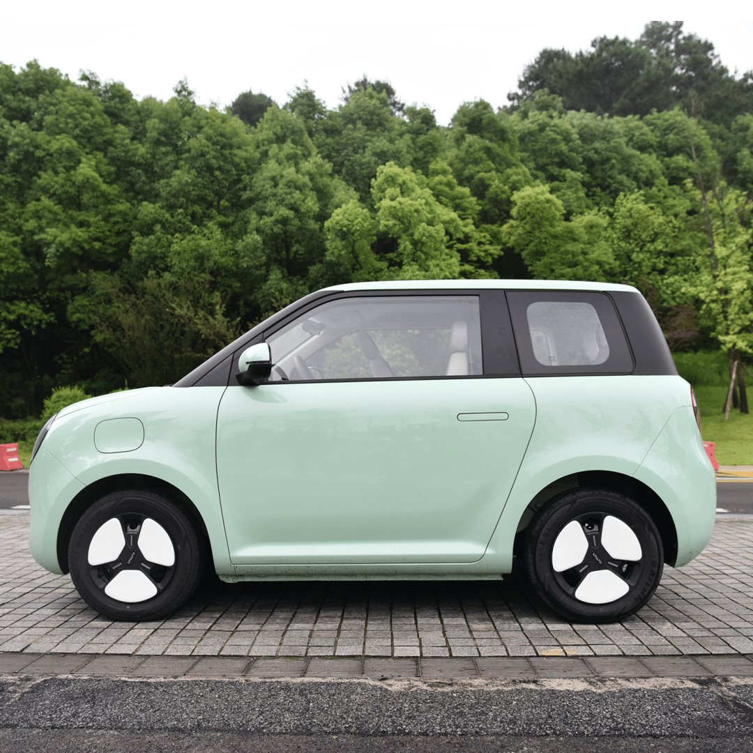 Mẫu xe điện mini có tầm di chuyển 300km cho một lần sạc, giá chỉ từ 160 triệu đồng quyết đấu 'vua' xe điện cỡ nhỏ Wuling Hongguang Mini EV - Ảnh 3.