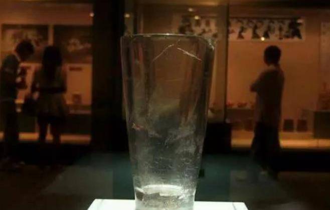 Tìm thấy chiếc cốc “xuyên không” trong mộ cổ hơn 2.000 năm, nhà khảo cổ không ngờ đây là bảo vật quốc gia - Ảnh 5.