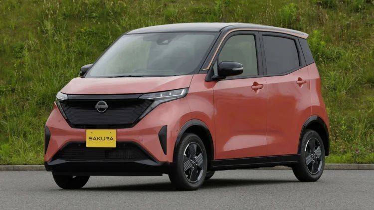 Mẫu xe điện mini khiến người Nhật phát cuồng: là anh em với “tiểu Xpander”, vừa mở bán đã có 11.000 lượt đặt mua - Ảnh 1.