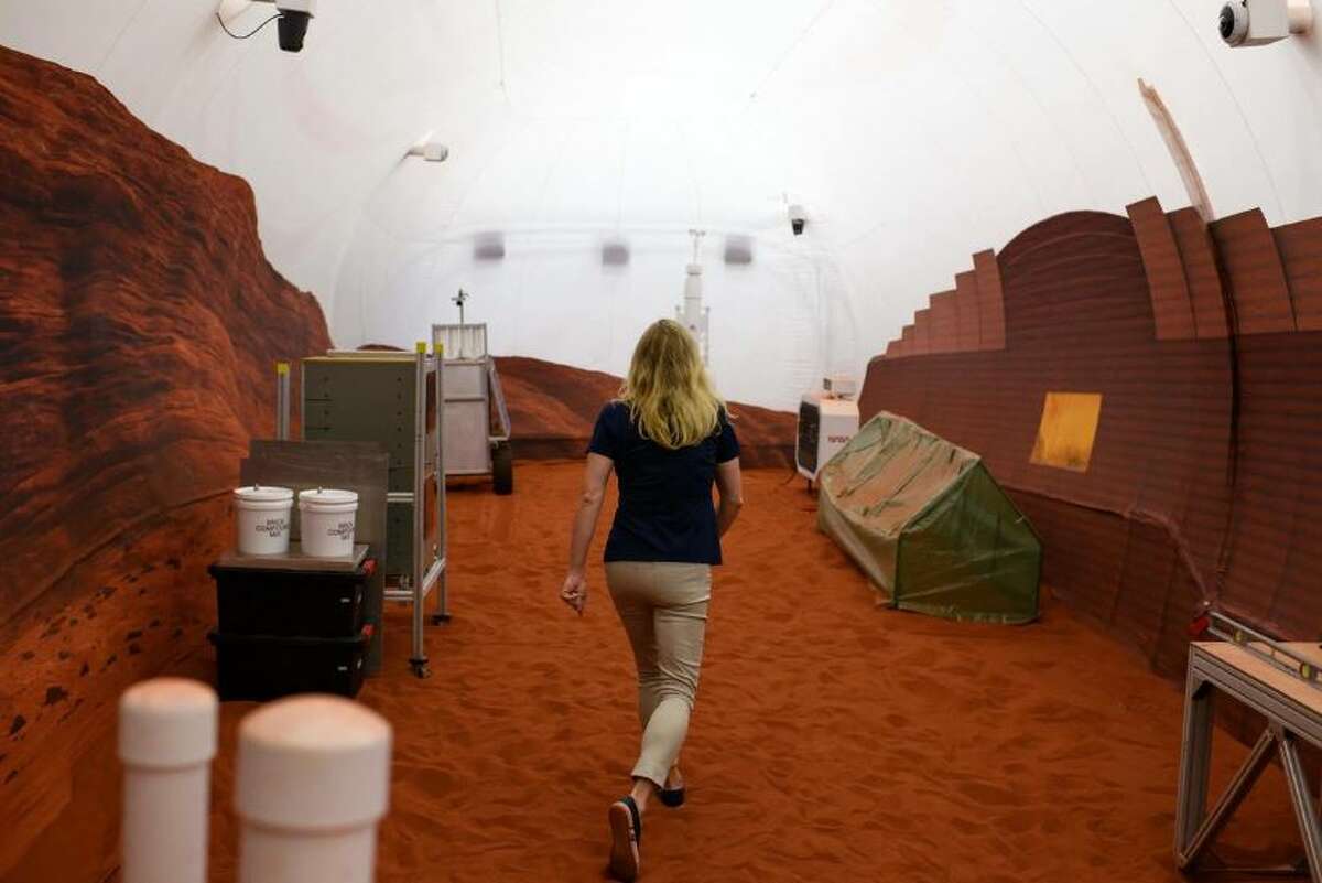 NASA quyết định thực hiện sứ mệnh đưa con người vào sống trong môi trường mô phỏng Sao Hỏa - Ảnh 2.