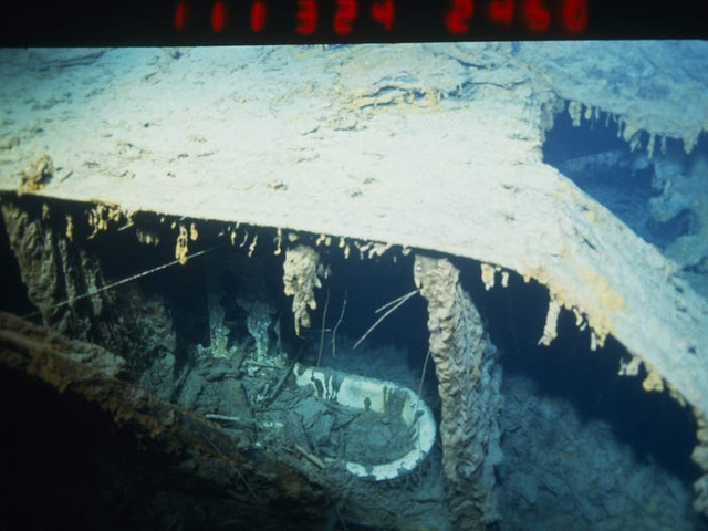 Được tìm thấy từ 37 năm trước, vì sao xác tàu Titanic không được trục vớt từ đáy đại dương? - Ảnh 2.