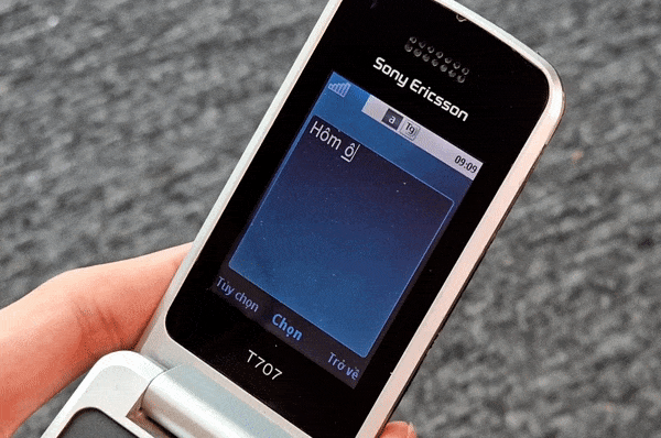 2023 rồi vẫn muốn dùng điện thoại cổ Sony Ericsson: Vui, lạ nhưng thiếu thốn, chỉ 1 ngày là phải bỏ - Ảnh 13.