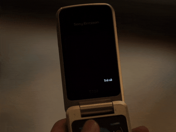 2023 rồi vẫn muốn dùng điện thoại cổ Sony Ericsson: Vui, lạ nhưng thiếu thốn, chỉ 1 ngày là phải bỏ - Ảnh 11.