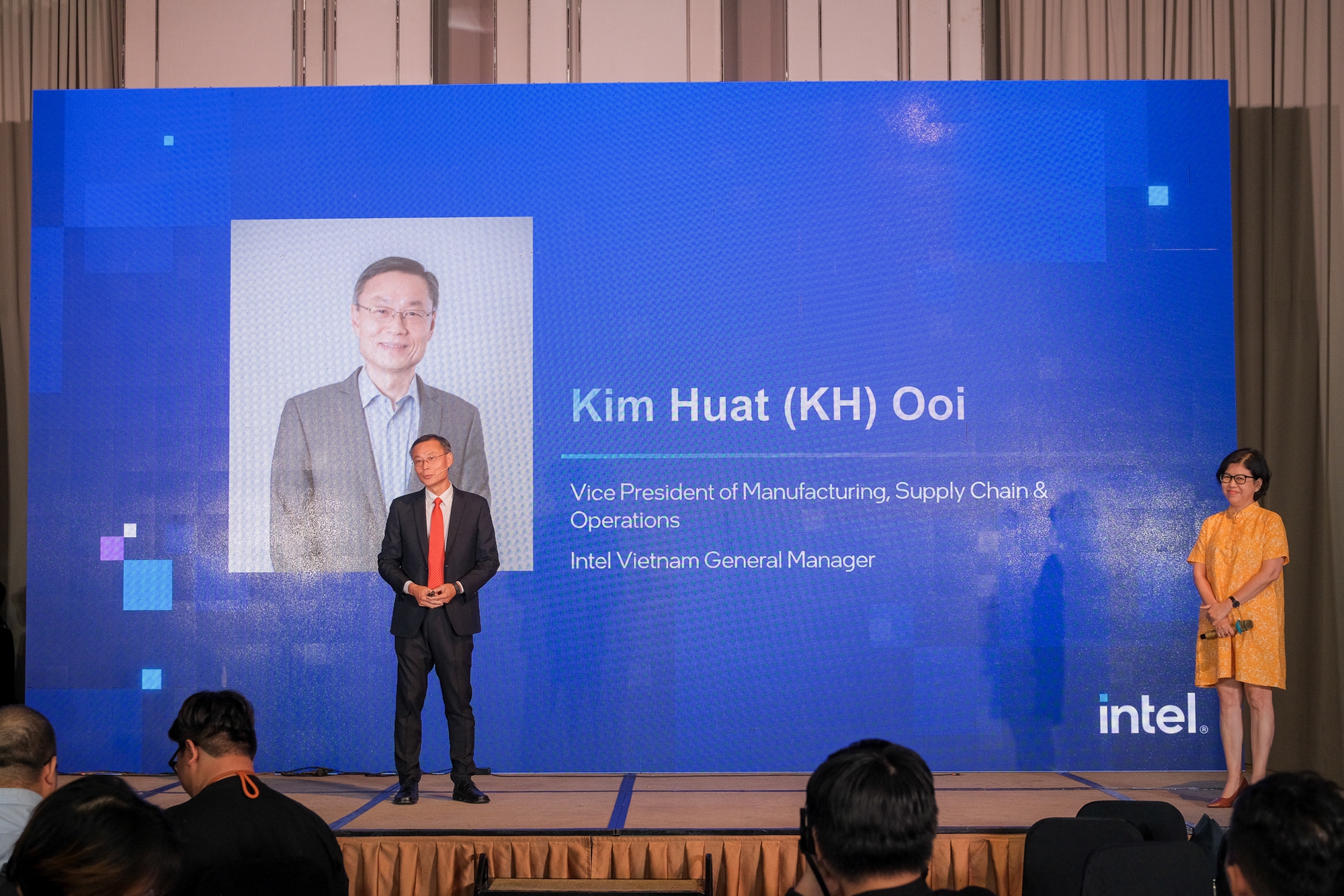 50 năm đột phá và sáng tạo của Intel để trở thành tập đoàn công nghệ hàng đầu Việt Nam - Ảnh 3.