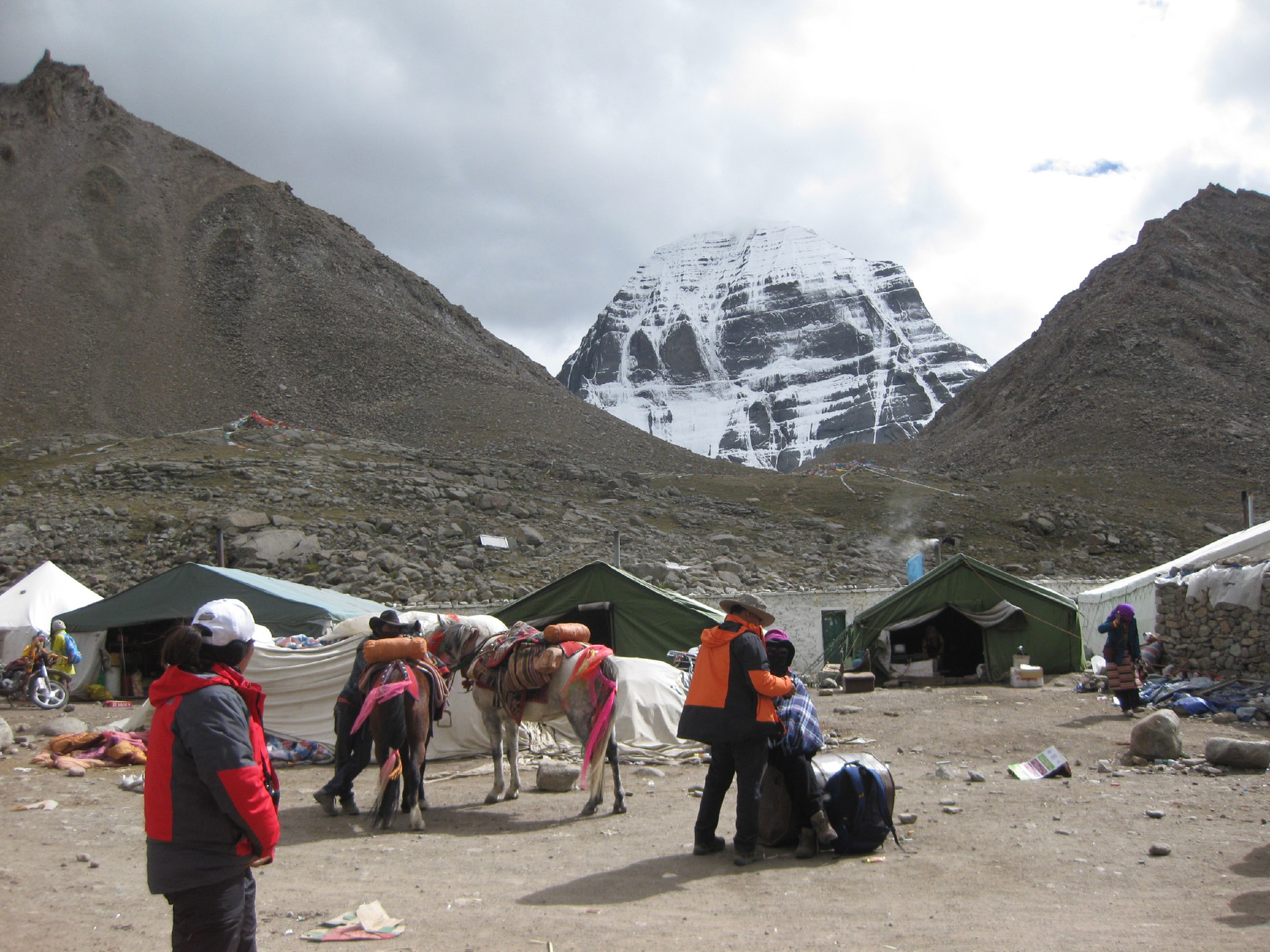 Bí ẩn về núi Kailash, nơi được coi là trung tâm của thế giới - Ảnh 5.