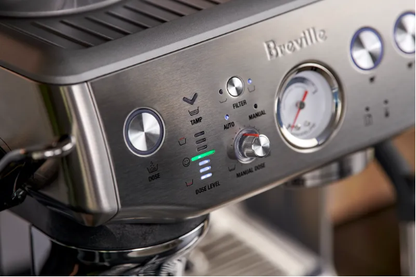 Máy pha cà phê Breville 876 thiết kế đặc sắc gồm xay, nén, ép đang được săn đón - Ảnh 4.