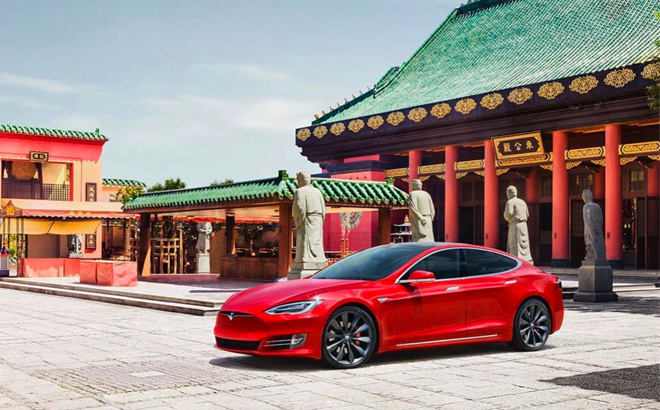 Sau gây hấn cả ngành xe Trung Quốc khiến 2 start-up suýt đổ sụp, vì đâu Tesla bất ngờ quay xe? - Ảnh 1.