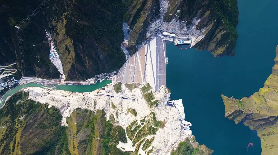 Trung Quốc xây đập thủy điện ở lưng chừng trời, liên tục xô đổ những kỷ lục vô tiền khoáng hậu: Nằm ở độ cao 3.000m, riêng thân đập cần tới 43 triệu m3 vật chất để lấp đầy - Ảnh 7.