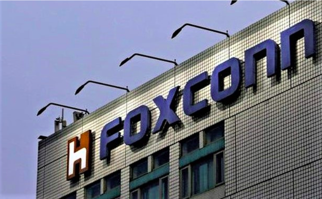 Foxconn đột ngột rút khỏi liên doanh bán dẫn 19 tỷ USD với Ấn Độ - Ảnh 1.