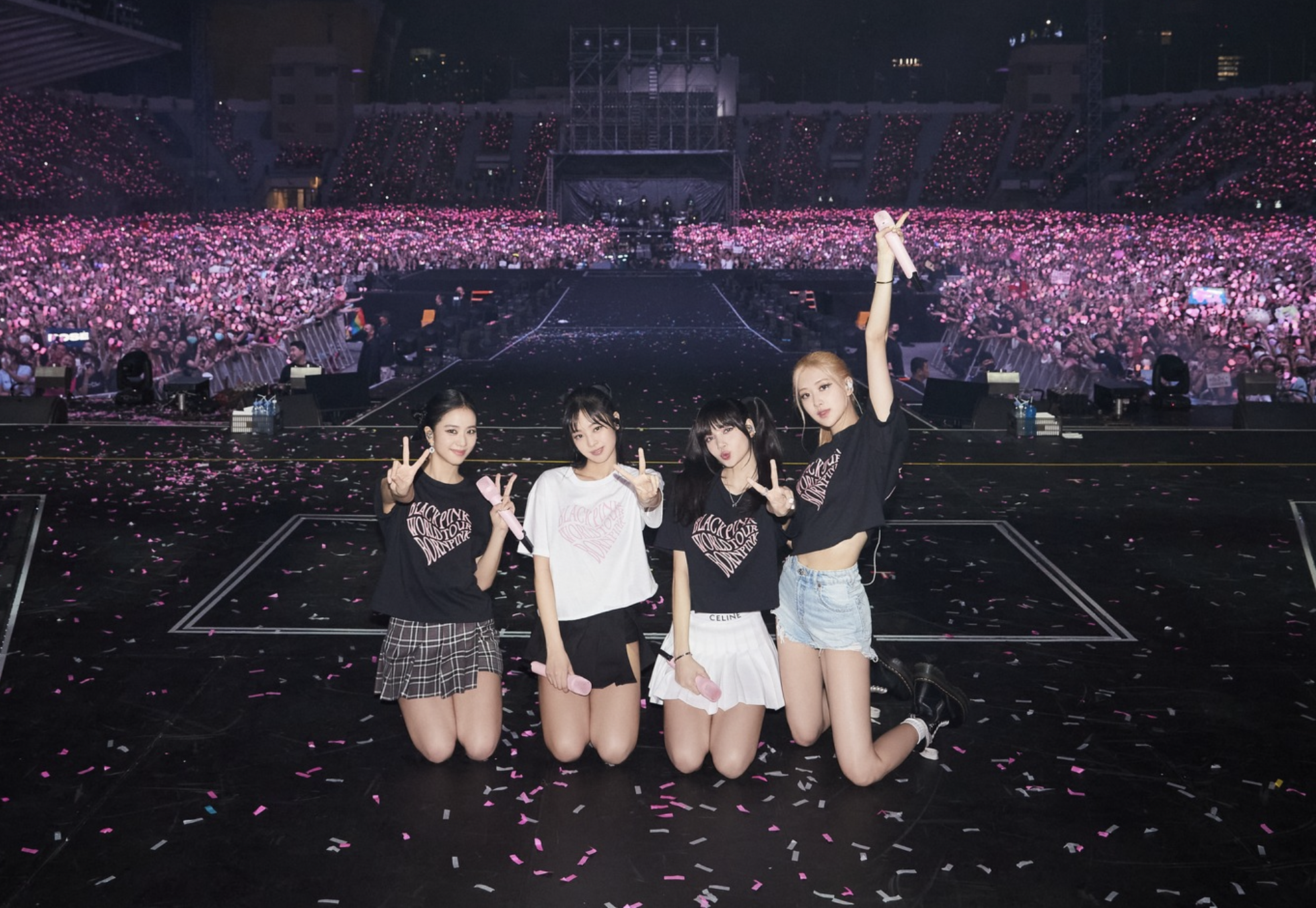 &quot;Đắng lòng&quot; phe vé ôm mộng làm giàu từ concert BlackPink: Cứ 21 người muốn nhượng mới có 1 người có muốn mua - Ảnh 3.