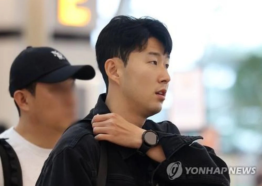 Ngôi sao Son Heung-min đeo chiếc Galaxy Watch chưa ra mắt - Ảnh 1.