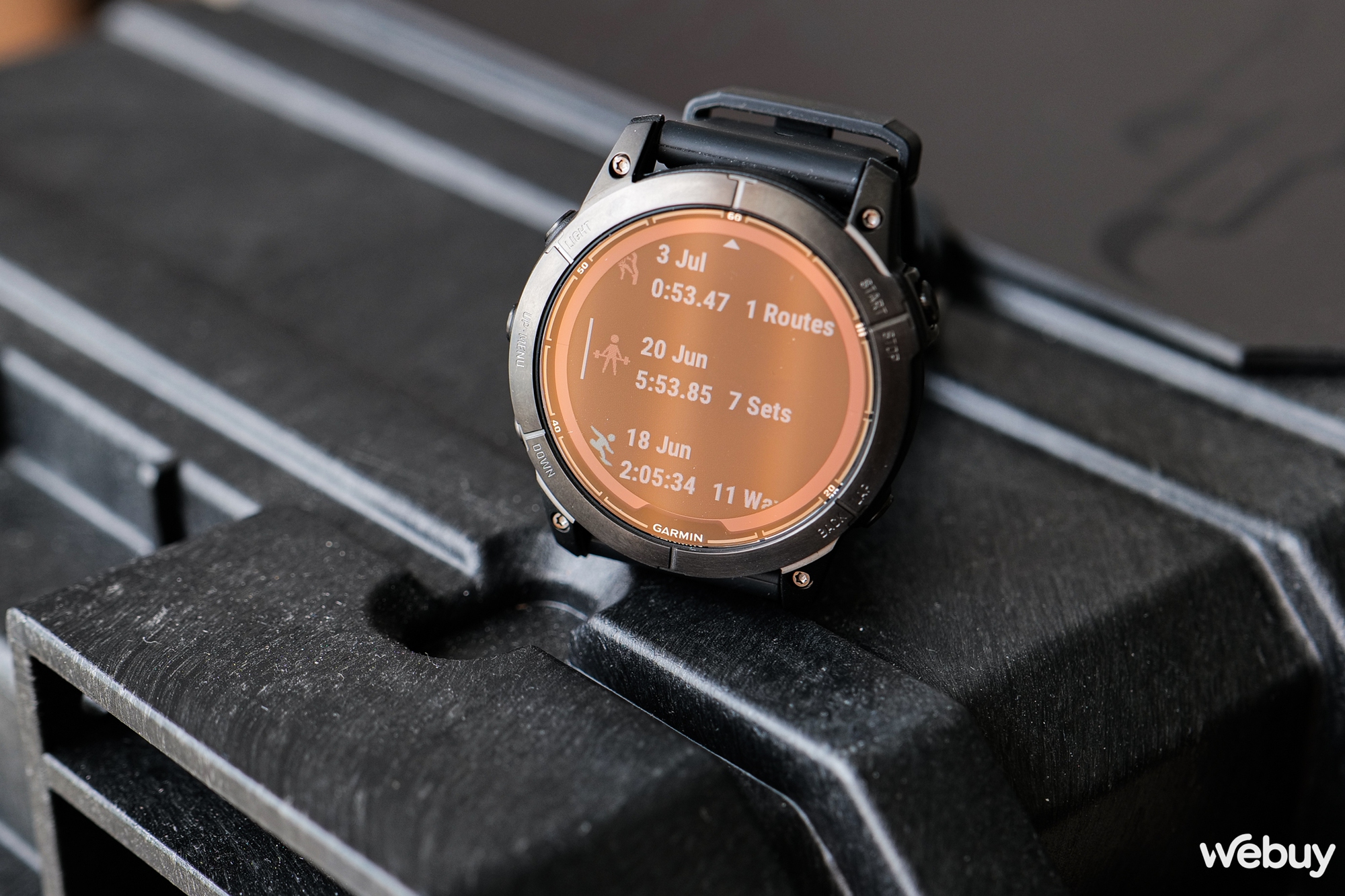Trên tay Garmin Fēnix 7 Pro: Đồng hồ siêu cấp cho vận động viên và nhà thám hiểm, sạc năng lượng mặt trời, pin gần 2 tháng - Ảnh 4.