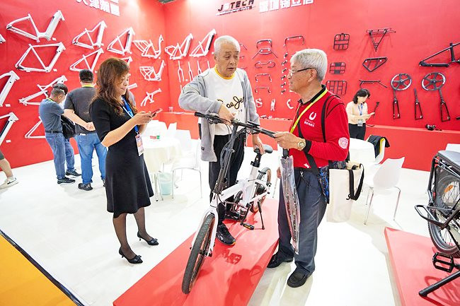 Làn sóng xe đạp thông minh bùng nổ: Trung Quốc đẩy mạnh xuất khẩu, VinFast cũng nhanh chóng gia nhập cuộc đua - Ảnh 2.