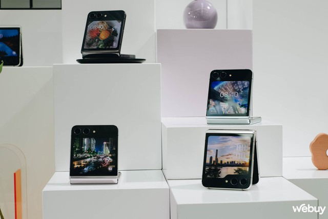 Sếp Samsung giải thích lý do màn hình phụ của Galaxy Z Flip5 lại giống biểu tượng thư mục máy tính - Ảnh 1.