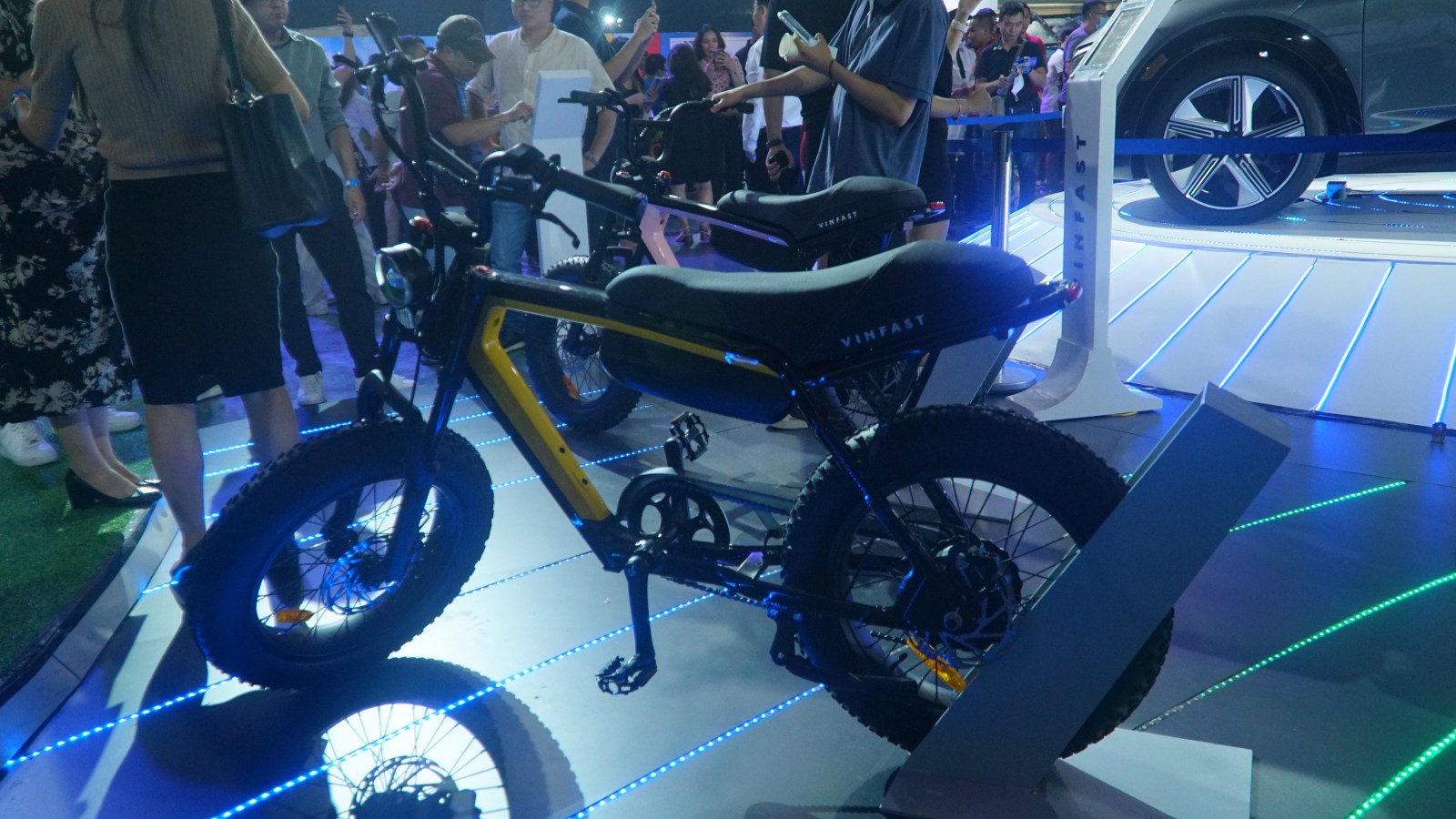 VinFast lần đầu ra mắt xe đạp điện: Dáng xe máy, tốc độ 32 km/h, pin có thể tháo rời - Ảnh 9.