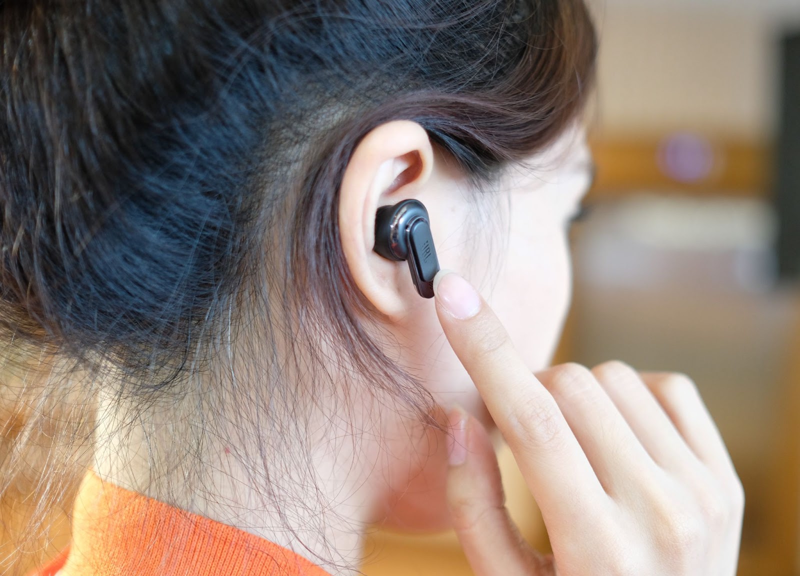 Đây là tai nghe không dây đầu tiên có cả... màn hình cảm ứng, khách Việt muốn mua phải chi bao nhiêu? - Ảnh 6.
