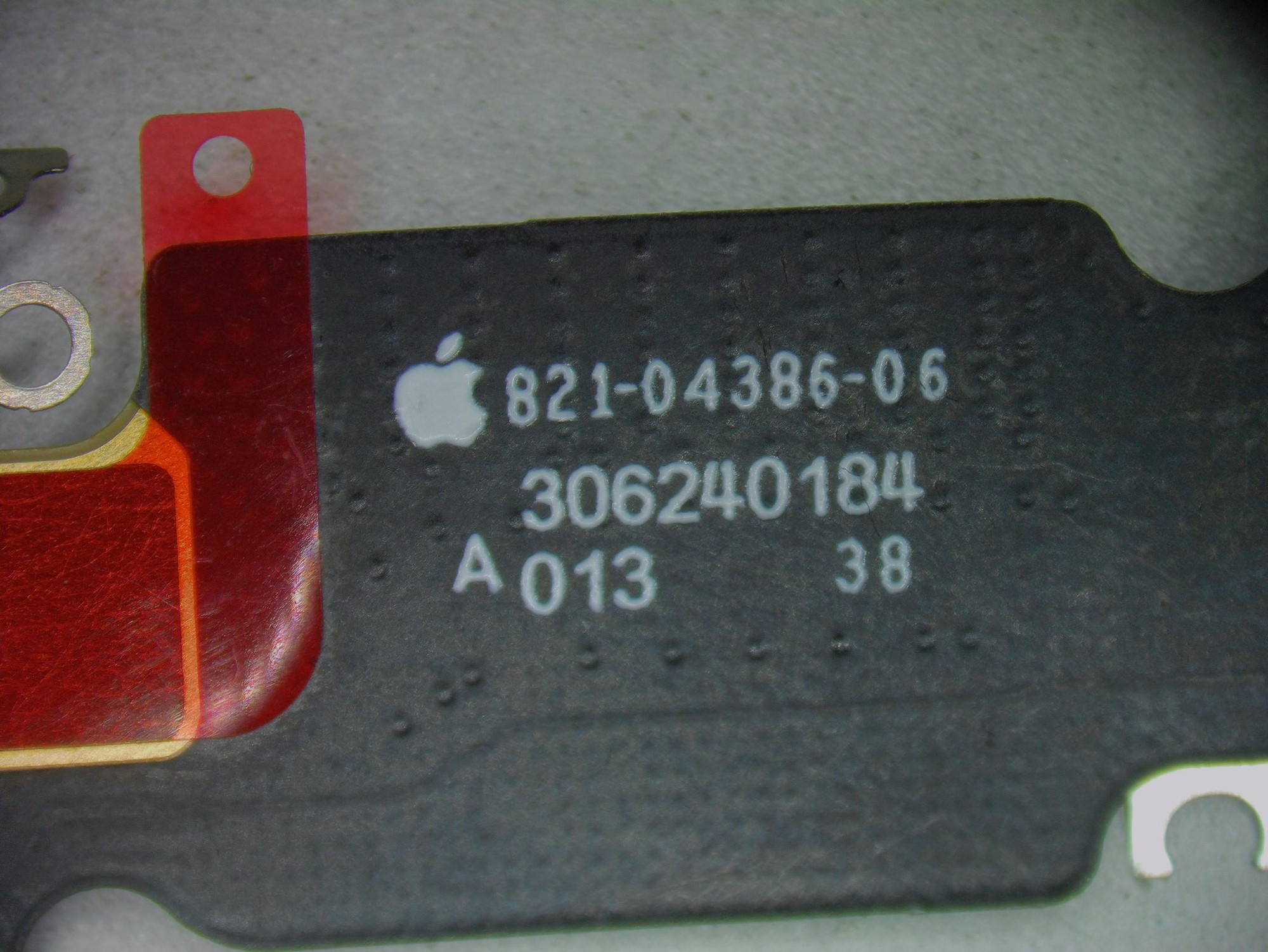 Loạt ảnh cổng USB-C được cho là của iPhone 15 có thể đã hé lộ &quot;chiêu trò&quot; mới của Apple - Ảnh 2.