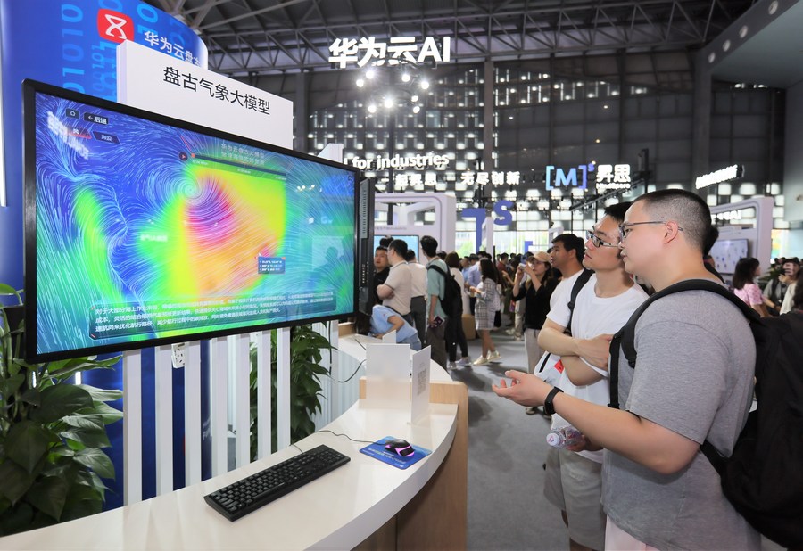 Trung Quốc sử dụng trí tuệ nhân tạo dự báo thời tiết - Ảnh 1.