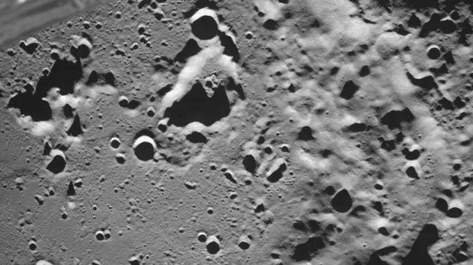 Ngay trước thời khắc Luna-25 đâm vào Mặt trăng: Nga phạm sai lầm ở phút 89, không còn cơ hội cho chiến thắng lịch sử - Ảnh 2.