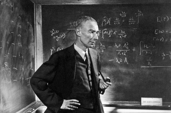 Dưới danh nghĩa một nhà vật lý học, Oppenheimer xuất chúng nhường nào? - Ảnh 1.