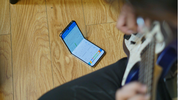 Galaxy Z Flip5 hòa mình vào dòng chảy âm nhạc Indie cùng các bạn trẻ cá tính - Ảnh 2.