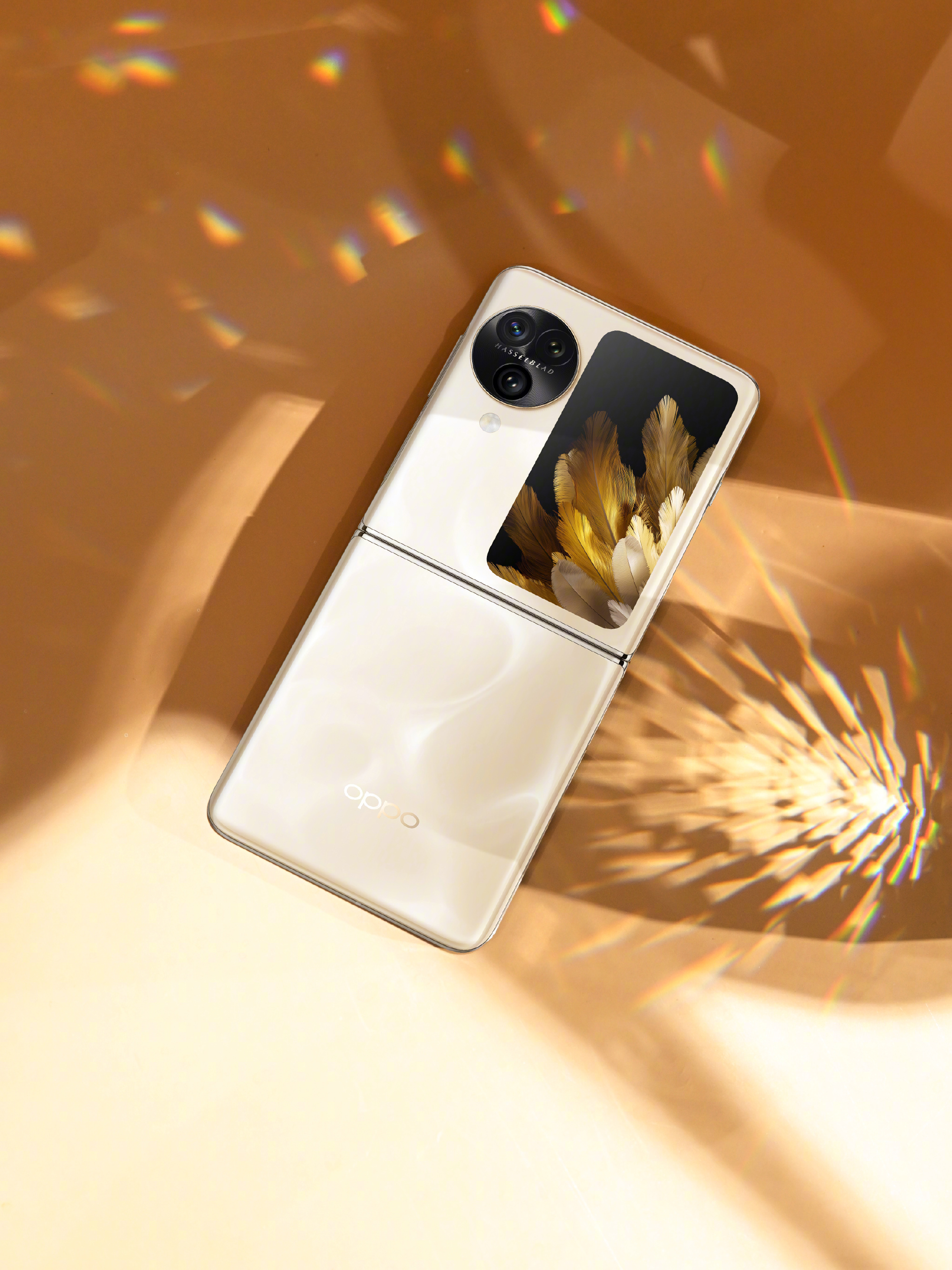 OPPO ra mắt Find N3 Flip: Smartphone "vỏ sò" đầu tiên có 3 camera chính, giá rẻ hơn Galaxy Z Flip5 - Ảnh 1.