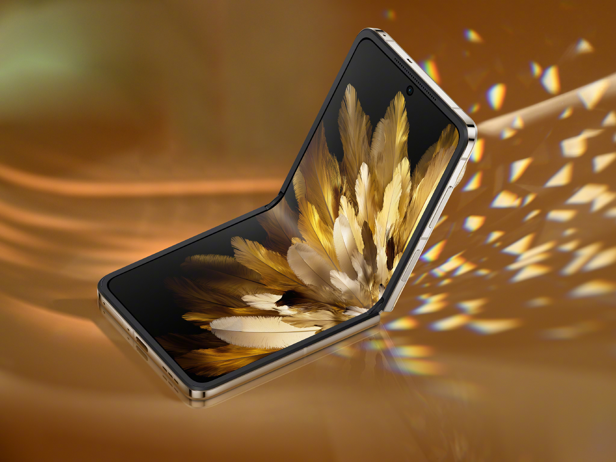 OPPO ra mắt Find N3 Flip: Smartphone &quot;vỏ sò&quot; đầu tiên có 3 camera chính, giá rẻ hơn Galaxy Z Flip5 - Ảnh 2.