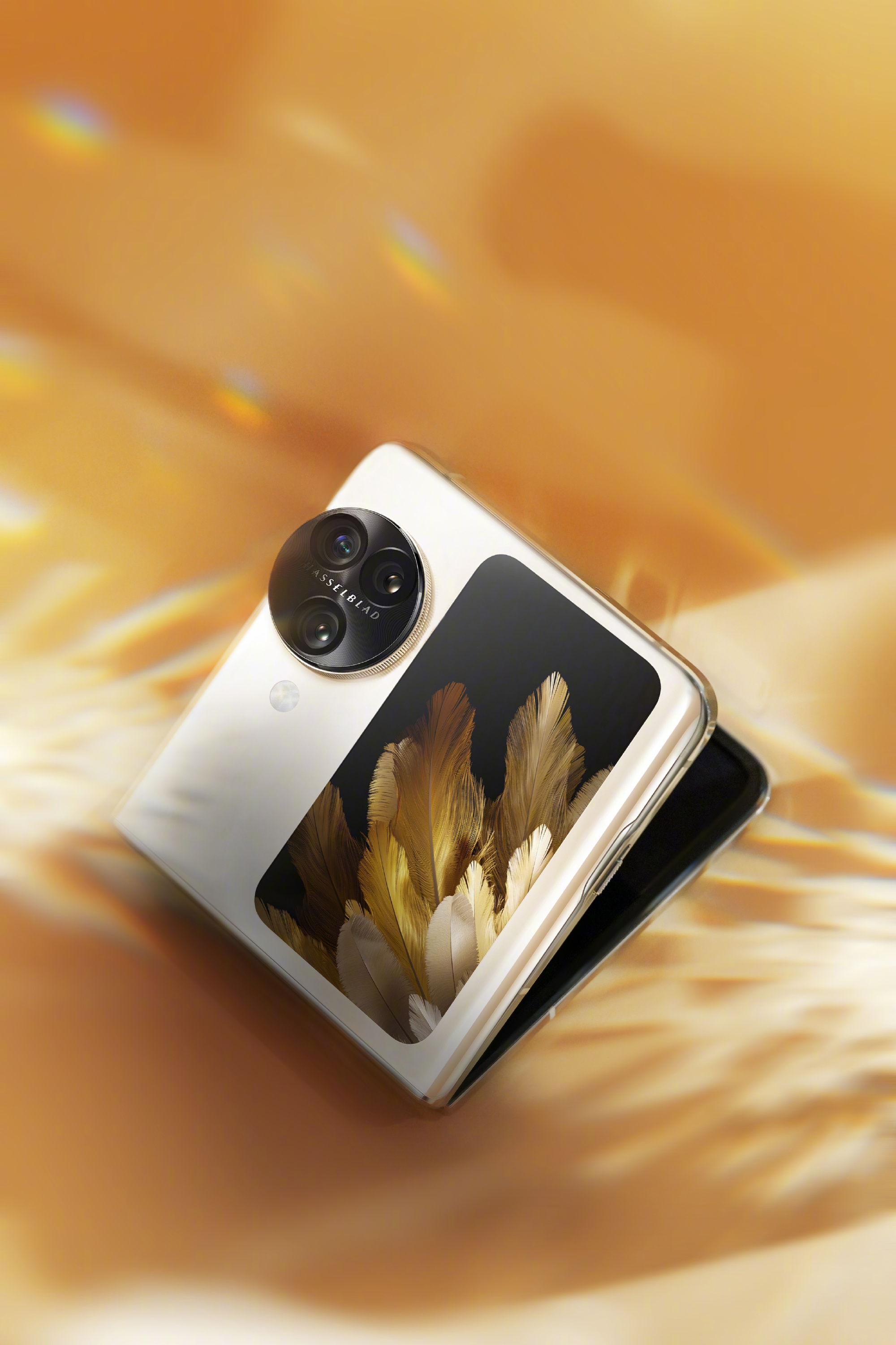 OPPO ra mắt Find N3 Flip: Smartphone &quot;vỏ sò&quot; đầu tiên có 3 camera chính, giá rẻ hơn Galaxy Z Flip5 - Ảnh 4.