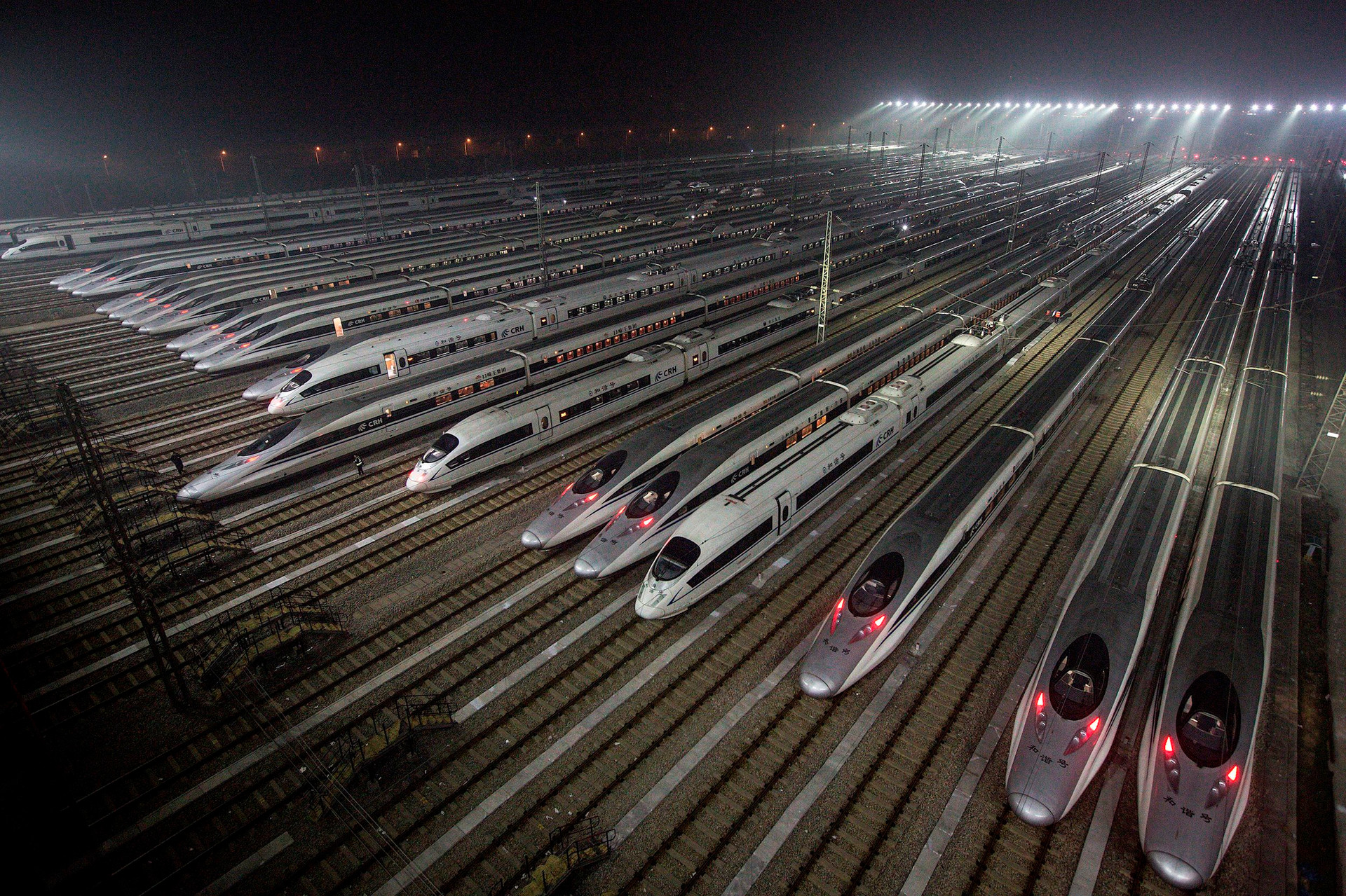 Tham vọng 'khủng' của Trung Quốc: Nối liền mọi thành phố bằng đường sắt cao tốc trên cao, robot tự làm mọi thứ từ sơn đến đổ bê tông - Ảnh 3.