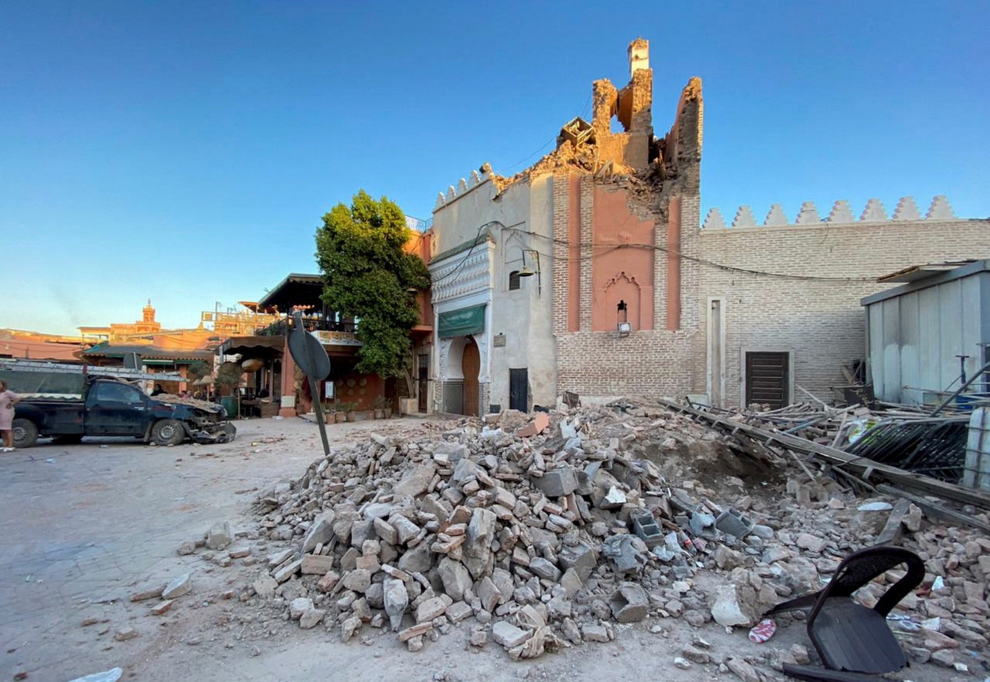 Động đất ở Morocco mạnh ngang 25 quả bom nguyên tử, hơn 2.000 người thiệt mạng - Ảnh 1.